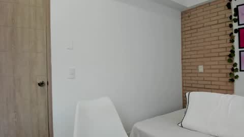 Snapshot of vera_fernandez chatting on 12-29-24, 10:03 Vera online show from 12-29-24, 10:03