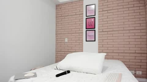 Snapshot of vera_fernandez chatting on 03-01-25, 10:42 Vera online show from 03-01-25, 10:42