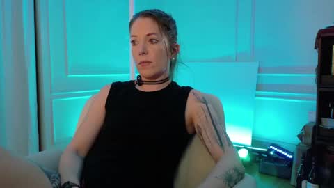 Vera Victors online show from 04-12-26, 03:11