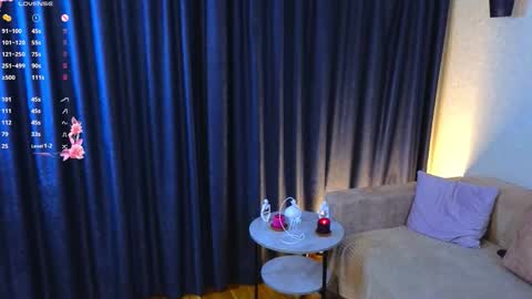 Olivia online show from 09-29-25, 01:11