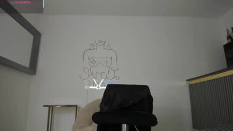 veronica online show from 10-25-25, 10:59