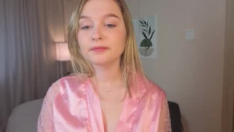 Veronica online show from 10-18-25, 06:26