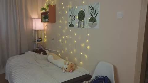 Veronica online show from 10-28-25, 05:55