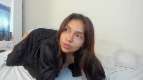 Snapshot of verohoneymoon chatting on 02-19-26, 05:58 Veronica online show from 02-19-26, 05:58