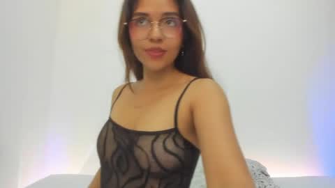 Snapshot of verohoneymoon chatting on 04-20-26, 03:26 Veronica online show from 04-20-26, 03:26