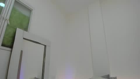 Snapshot of verohoneymoon chatting on 04-25-26, 11:24 Veronica online show from 04-25-26, 11:24