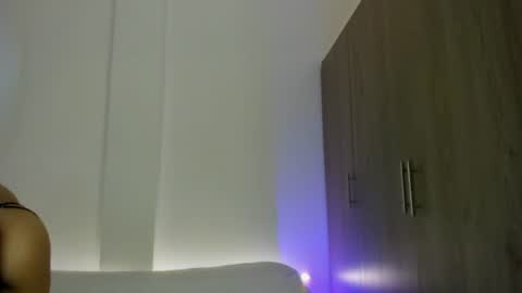 Snapshot of verohoneymoon chatting on 07-11-26, 11:28 Veronica online show from 07-11-26, 11:28
