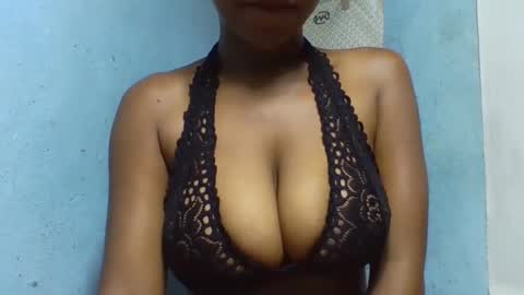 Snapshot of verolla31 chatting on 02-25-25, 02:25 verolla31 online show from 02-25-25, 02:25