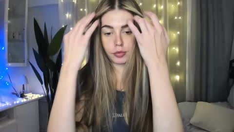 Lolitalolz online show from 12-28-24, 05:25