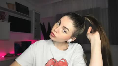 Lolitalolz online show from 01-26-25, 06:58