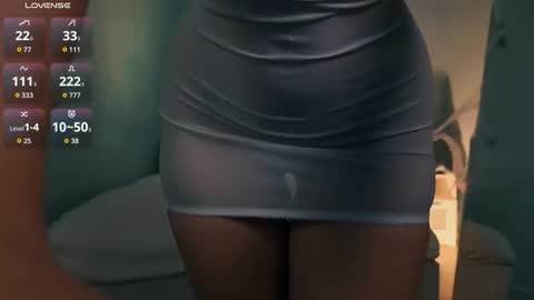 Snapshot of veronica_blush chatting on 10-21-25, 10:05 VERONICA FOLLOW ME online show from 10-21-25, 10:05