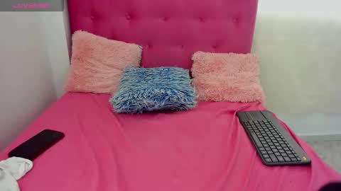 Veronica online show from 03-16-26, 05:28