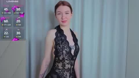Snapshot of veronicaamiles chatting on 03-06-26, 05:48 Elina online show from 03-06-26, 05:48