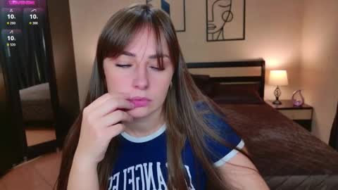 Veronica online show from 10-21-25, 05:19