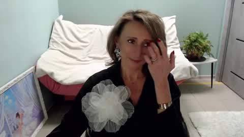 Helen online show from 03-10-25, 08:37