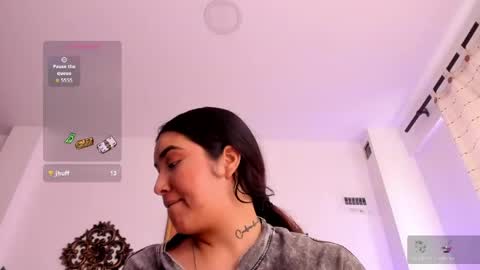 Snapshot of veronicagilss chatting on 04-25-26, 09:01 Veronica Gills online show from 04-25-26, 09:01