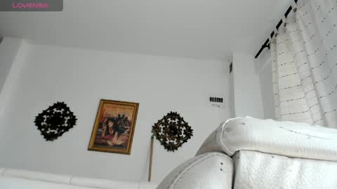 Snapshot of veronicagilss chatting on 05-28-26, 03:53 Veronica Gills online show from 05-28-26, 03:53