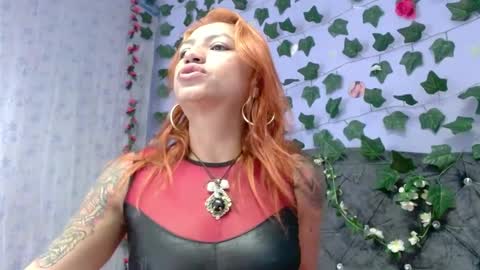 Snapshot of veronicaqueen2 chatting on 09-24-25, 10:24 veronicaqueen2 online show from 09-24-25, 10:24