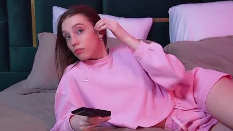 Veronica online show from 05-21-26, 06:26