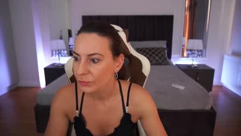 Veronica online show from 07-30-26, 05:50
