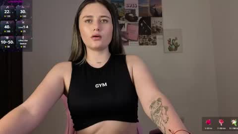 Snapshot of veronika__winslow_ chatting on 05-30-26, 05:48 Vero online show from 05-30-26, 05:48