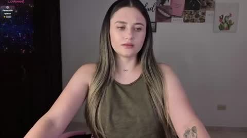Snapshot of veronika__winslow_ chatting on 06-28-26, 04:29 Vero online show from 06-28-26, 04:29