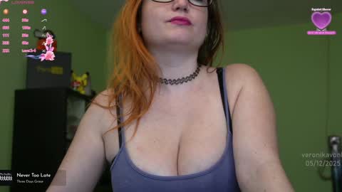 Snapshot of veronikavonk chatting on 12-05-25, 01:31 Veronika von Kleist online show from 12-05-25, 01:31
