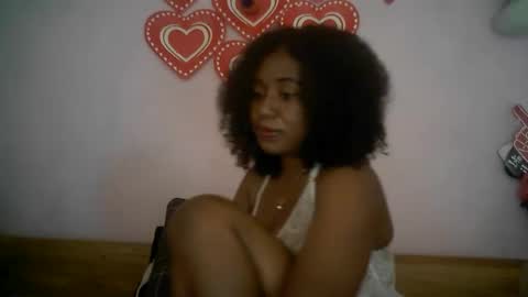 verronique1511 online show from 10-05-25, 06:23