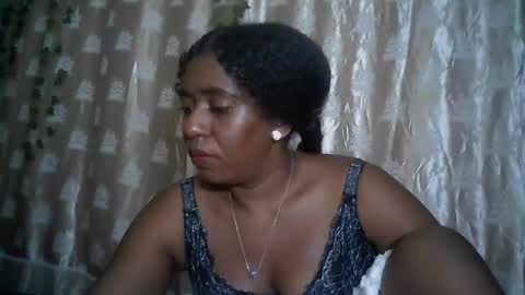 Snapshot of verronique1511 chatting on 06-08-26, 02:23 verronique1511 online show from 06-08-26, 02:23