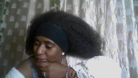Snapshot of verronique1511 chatting on 06-10-26, 07:24 verronique1511 online show from 06-10-26, 07:24