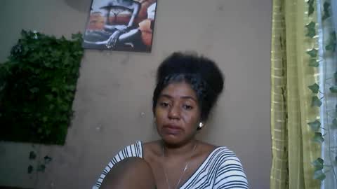 Snapshot of verronique1511 chatting on 06-17-26, 07:00 verronique1511 online show from 06-17-26, 07:00