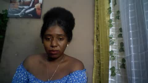 Snapshot of verronique1511 chatting on 06-18-26, 04:13 verronique1511 online show from 06-18-26, 04:13