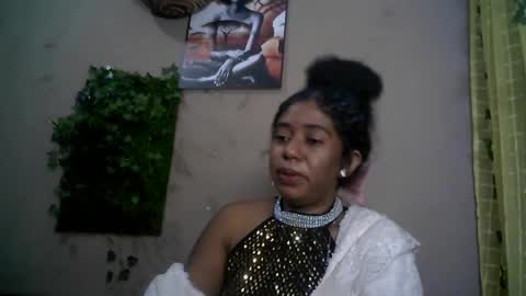 Snapshot of verronique1511 chatting on 06-21-26, 01:19 verronique1511 online show from 06-21-26, 01:19