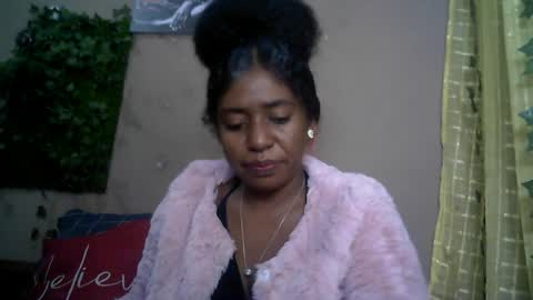 Snapshot of verronique1511 chatting on 06-21-26, 03:36 verronique1511 online show from 06-21-26, 03:36