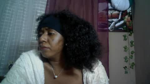 Snapshot of verronique1511 chatting on 07-11-26, 05:48 verronique1511 online show from 07-11-26, 05:48