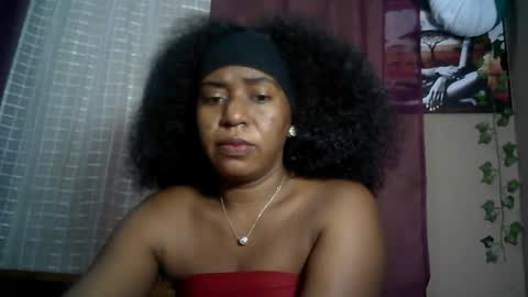 Snapshot of verronique1511 chatting on 07-12-26, 05:53 verronique1511 online show from 07-12-26, 05:53