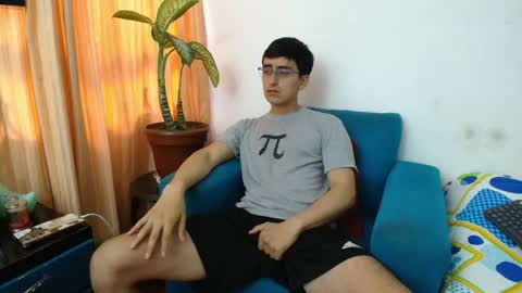 Snapshot of versatileguuy chatting on 05-15-26, 10:06 versatileguuy online show from 05-15-26, 10:06