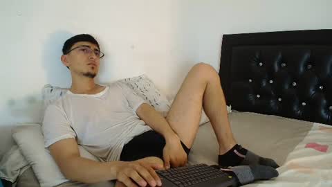 Snapshot of versatileguuy chatting on 08-01-26, 11:31 versatileguuy online show from 08-01-26, 11:31
