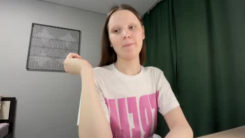 Snapshot of vertuliana chatting on 05-19-26, 09:54 Karina followed me bb online show from 05-19-26, 09:54