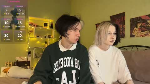 Snapshot of veryraretwins chatting on 10-20-25, 07:58 veryraretwins online show from 10-20-25, 07:58