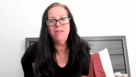 Snapshot of verysassypeachgoddess chatting on 12-18-25, 03:40 verysassypeachgoddess online show from 12-18-25, 03:40