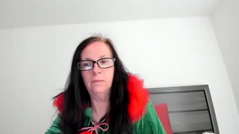 Snapshot of verysassypeachgoddess chatting on 12-21-25, 02:24 verysassypeachgoddess online show from 12-21-25, 02:24