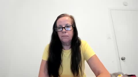 Snapshot of verysassypeachgoddess chatting on 05-18-26, 12:33 verysassypeachgoddess online show from 05-18-26, 12:33