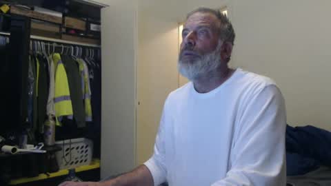 hairy man online show from 01-28-25, 12:47