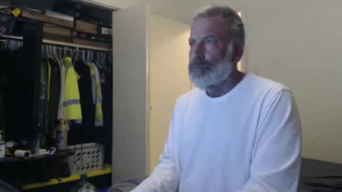 hairy man online show from 01-31-25, 01:11