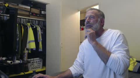 hairy man online show from 02-02-25, 01:02