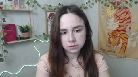 veryveryvery_shy online show from 04-18-26, 05:44