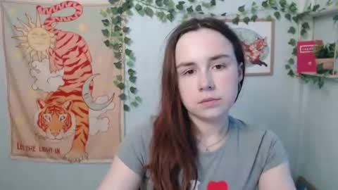 veryveryvery_shy online show from 06-17-26, 05:43