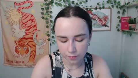 veryveryvery_shy online show from 06-20-26, 05:43