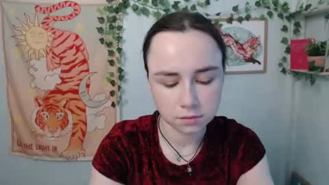 veryveryvery_shy online show from 06-25-26, 05:34